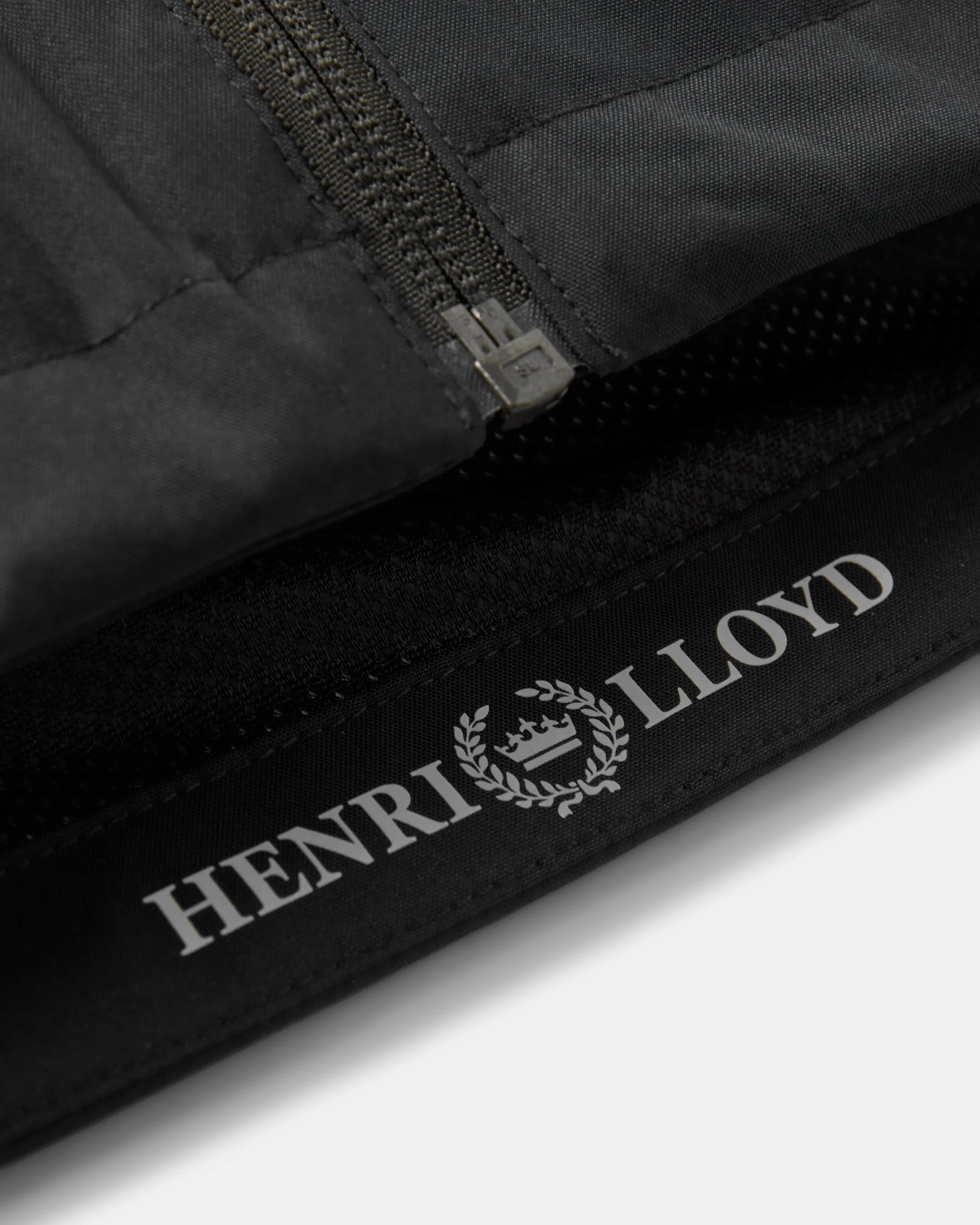 6763949